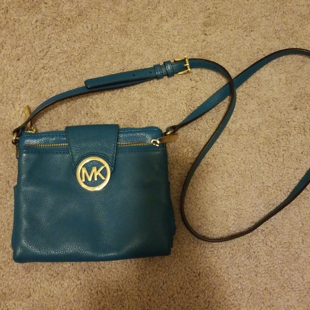 Michael kors mini cross body